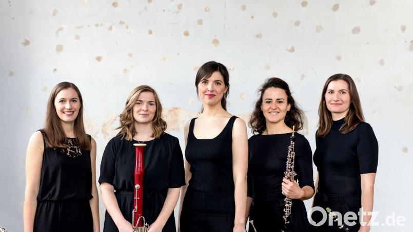 Das Maruti Quintett, bestehend aus den fünf Musikerinnen Anna Maiershofer (Querflöte), Katrin Schreck (Oboe), Julia Maiershofer (Klarinette), Isabel Krechlak (Horn) und Stefanie Rahm (Fagott), hat sich im Jahr 2017 an der Hochschule für Musik in Würzburg zusammengefunden. Bild: Julia Okon/exb