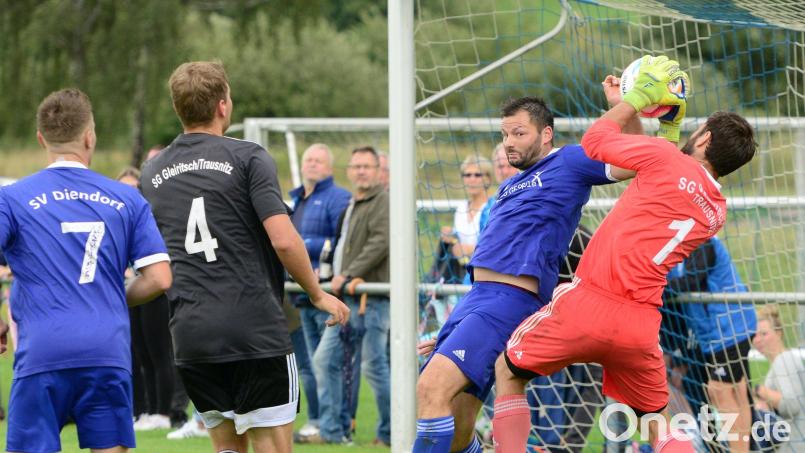 Michael Prey (Zweiter von rechts/im Spiel gegen die SG Gleiritsch/Trausnitz) traf am Sonntag gegen den FC Wernberg II beim 10:0 sieben Mal. Bild: ham