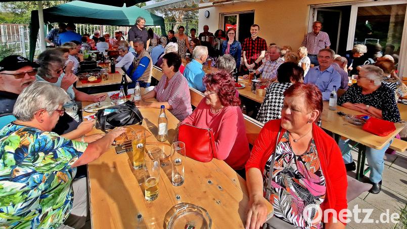 Das Terrassenfest des Ortsvereins Weiden-Ost/Hammerweg war gut besucht, die Geselligkeit wurde bestens gepflegt. Bild: R. Kreuzer