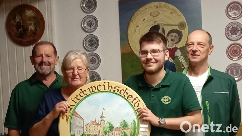 Ulrike Geiger und Marc Zenger sind beim Kirchweihschießen der Kleeblattschützen Frotzersricht die Sieger. Bild: Gerlinde Biersack/exb