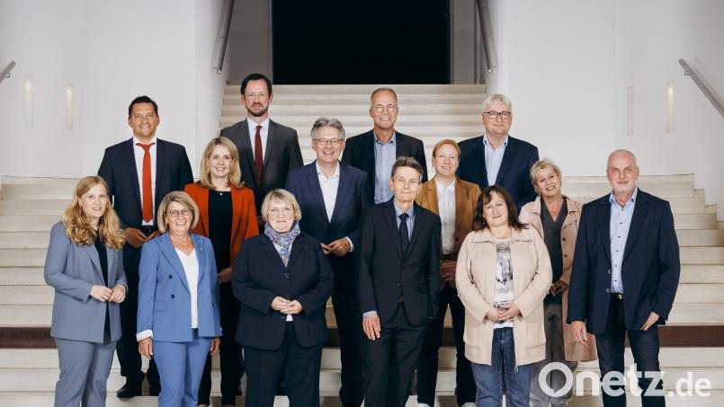 Das Bild zeigt MdB Marianne Schieder (Dritte von rechts) zusammen mit weiteren Mitgliedern des geschäftsführenden Fraktionsvorstands der SPD Bild: Felix Zahn/exb