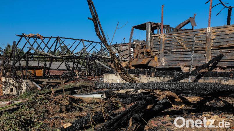 In der Nacht hat es auf einem Hof in Hellberg bei Kastl gebrannt. Bild: Wolfgang Steinbacher
