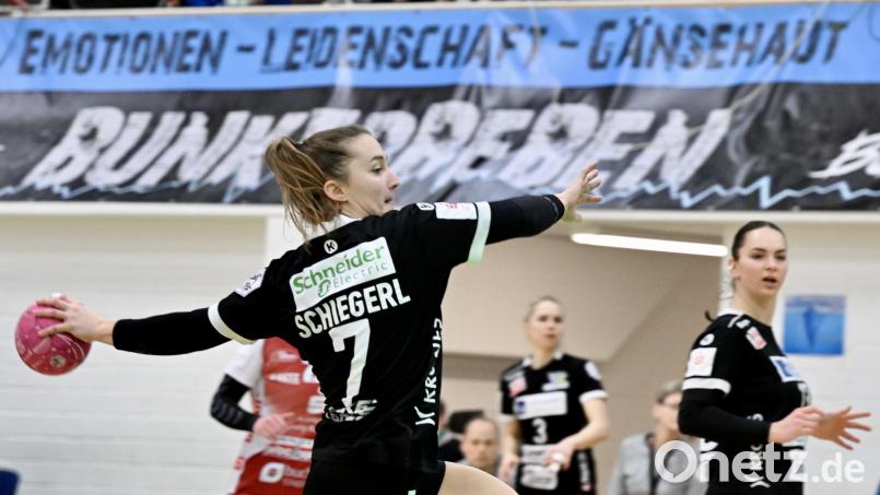 Die aus Sulzbach-Rosenberg stammende Mannschaftskapitänin des ESV Regensburg, Nicole Schiegerl, fällt verletzt aus.. Bild: Hans-Christian Wagner/exb