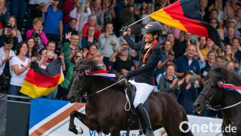 Susanne Birgisson stammt aus Altenstadt/WN und hat bei der WM im Islandpferdereiten im Töltfinale der T2 die Silbermedaille gewonnen. Bild: Krijn Buijtelaar