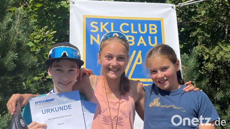 Lukas Loos, Lara Wisneth und Merle Uschold (von links) starteten beim Bayerncup-Biathlon in Neubau. Bild: Iris Uschold