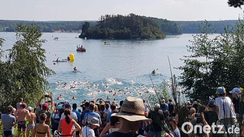 Das Oberpfälzer Seenland war am Sonntag Schauplatz des sechsten Seenland-Triathlons, der zahlreiche Zuschauer anlockte. Bild: Hirsch