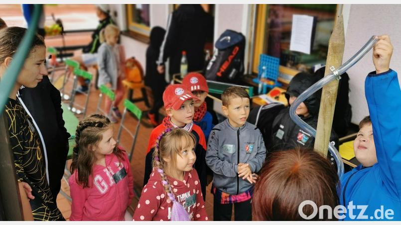 Das Spiel &quot;Schlag die Erbse&quot; kam bei den Kindern gut an. Bild: Thomas Grabinger