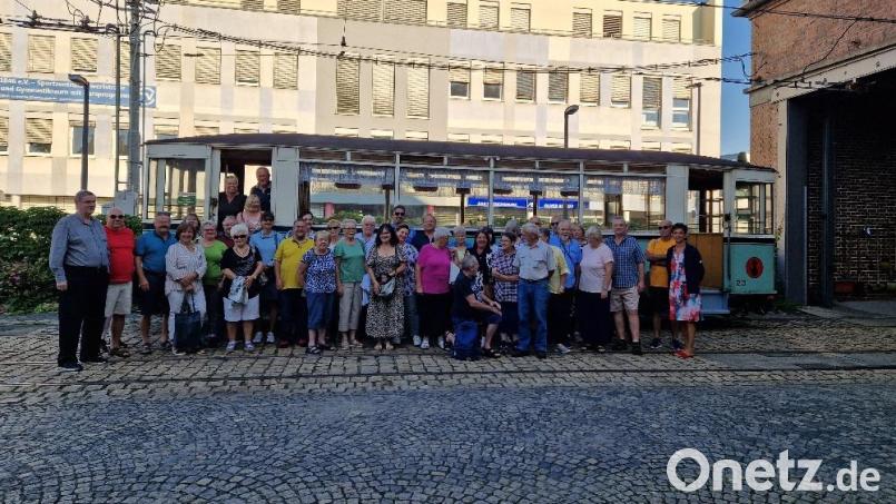 Mit der historischen Straßenbahn unternahm die Reisegruppe &quot;CSU on Tour&quot; eine reizvolle Fahrt hinauf zum Fernsehturm. Bild: dob