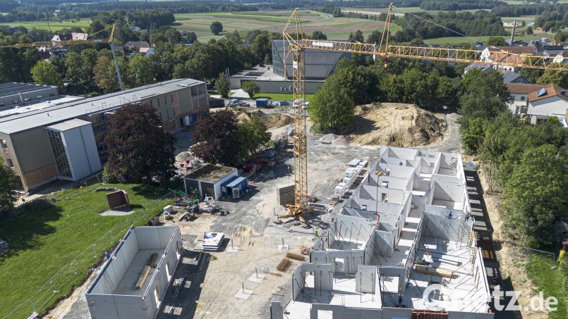 Die Rohbauarbeiten am neuen siebengruppigen Kinderhaus in Waldershof sind in vollem Gange und auch im Zeitplan. Bild: Wolfgang Erhart/exb