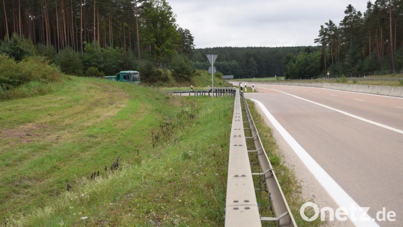 Ein deutliches Signal hat der Gemeinderat in Ebermannsdorf für die künftige Nutzung der Windkraft gesetzt. Links der B 85 sollen im Freihölser Forst die Windkraftanlagen auf der Sandgrubenseite in Richtung Pittersberg.entstehen. Bild: bö