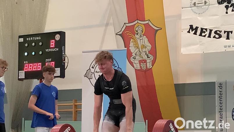 Thomas März bei seinem dritten Versuch, 282,5 Kilogramm zu stemmen. Bild: bim