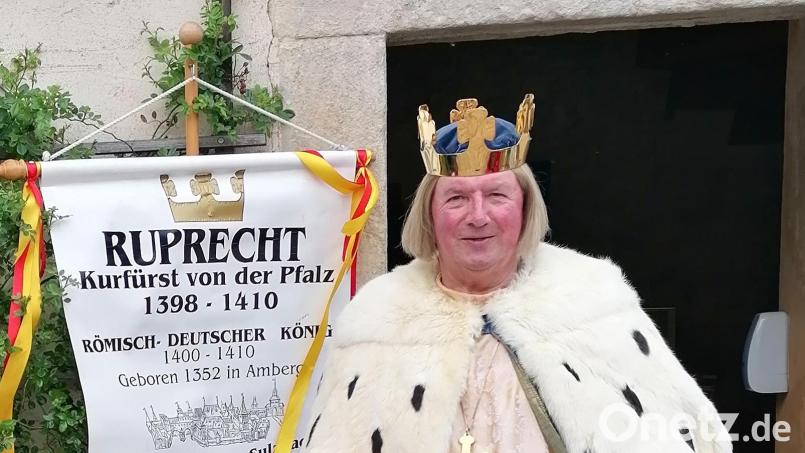 So kennt man Michael Koller in Amberg und Umgebung: als König Ruprecht. Am 20. September feiert Koller seinen 65. Geburtstag . Bild: ads