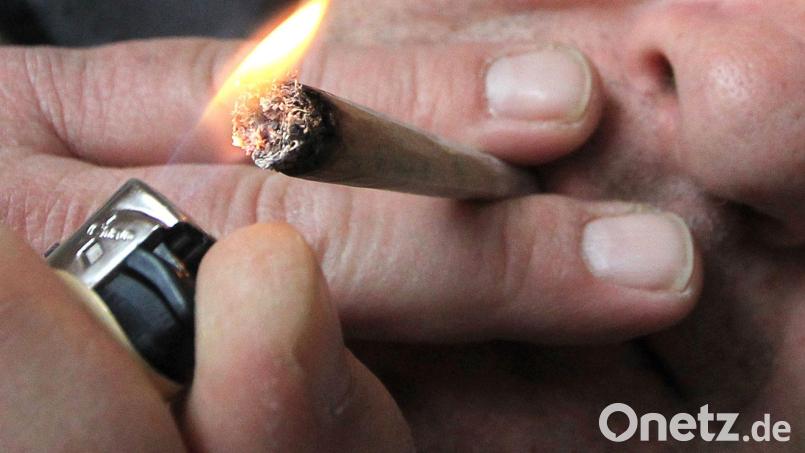 Ein Joint-Konsument ruft in Amberg die Polizei auf den Plan. Symbolbild: Karl-Josef Hildenbrand(dpa