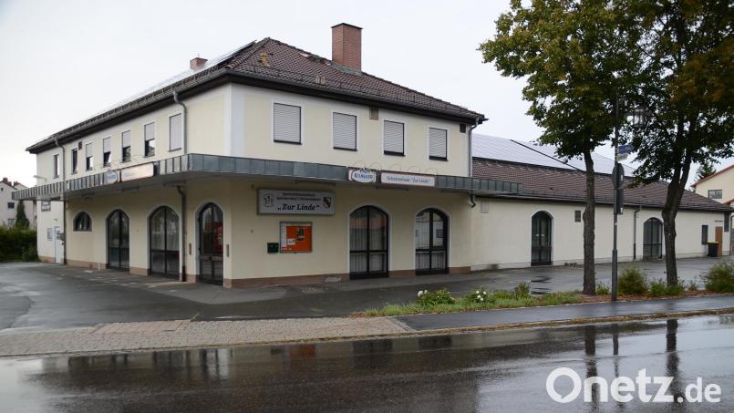 Der Schützenverein plant die Modernisierung des Schützenheimes und erhält für seine Investitionen auch einen 10-prozentigen Zuschuss der Gemeinde, vorab einen Abschlag in Höhe von 4000 Euro Bild: ak