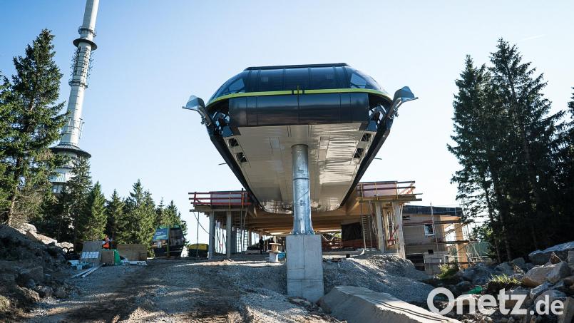 Richtfest für die Nord-Seilbahn am Ochsenkopf: Der Ausbau liegt voll im Zeitplan, wie Bayreuths Landrat Florian Wiedemann informierte. Bild: fph/Eric Waha