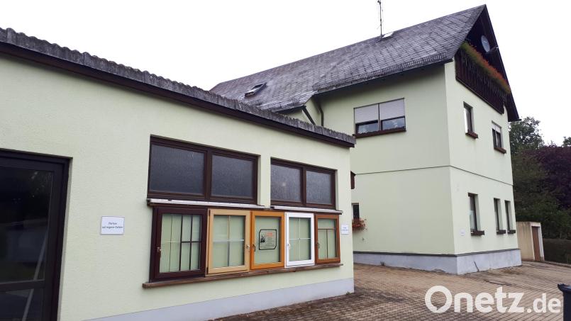 Insolvent ist die Schreinerei Grillmeier an der Konnersreuther Straße in Waldsassen. Zuletzt waren dort noch drei Mitarbeiter beschäftigt. Bild: pz