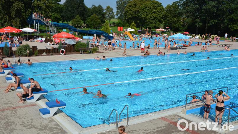 Ins Mitterteicher Freibad strömten in der Saison 2023 rund 38.000 Gäste. Archivbild: jr