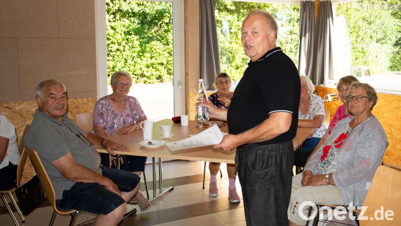 Michael Welnhofer sprach im Mehrgenerationentreff zum Thema Trinkwasser. Bild: Welnhofer/exb