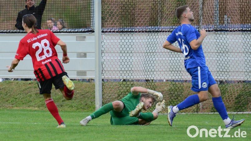 Erol Özbay (links) dreht nach seinem zweiten Treffer jubelnd ab: Der SC-Neuzugang war beim 2:0-Heimsieg über den TSV Bogen als zweifacher Torschütze der Matchwinner. Bild: chap