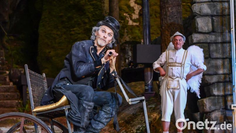 Das Stück um den Brandner Kaspar und den „Boandlkramer“ ist auf der Luisenburg ein Klassiker und ein Publikumsmagnet. 2019 spielte Eisi Gulp auf der Freilichtbühne den Tod. Archivbild: Flo Miedl/Luisenburg- Festspiele