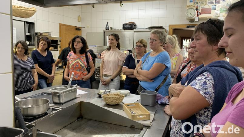 Ein Vier-Gänge-Menü wurde beim Kochabend beim Frauenbund Wernberg-Köblitz zubereitet. Bild: Rosenberg/exb