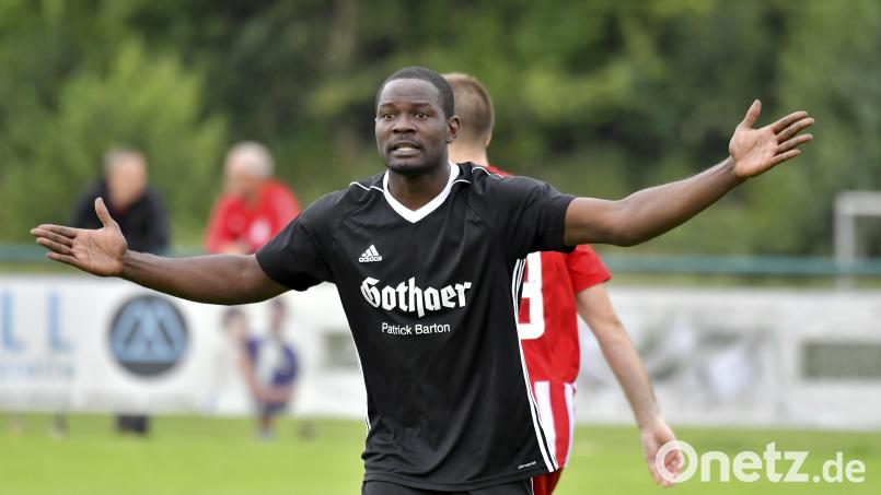 Adrian Robinson erzielte am Sonntag beim 4:1-Sieg des SV Schmidmühlen gegen den SV Auerbach alle vier Tore. Am Dienstag gastiert der SVS zum Vilstalderby beim 1. FC Rieden. Archivbild: Hubert Ziegler