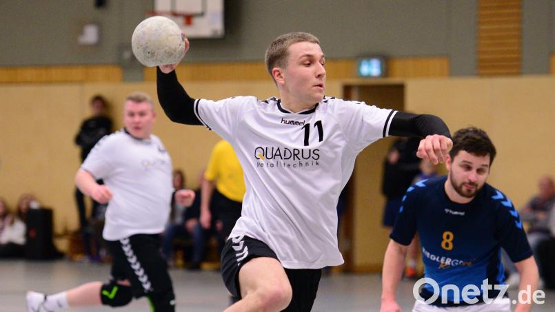 Peter Kemptner (Nummer 11/Szene aus einem früheren Spiel) traf zwei Mal für die HSG gegen den TB Roding. Archivbild: mhs