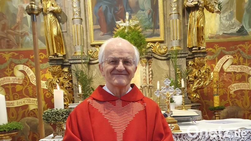 Stadtpfarrer Josef Häring feiert am Donnerstag, 28. September, 70. Geburtstag. Der Seelsorger zelebriert regelmäßig an allen drei Standorten der Pfarreiengemeinschaft, wie hier in St. Salvator Störnstein. Bild: mas