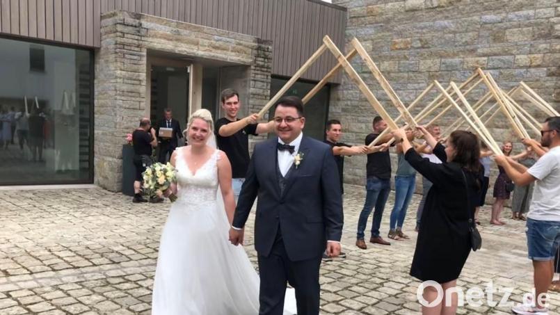 Rebecca und Sebastian Keck heirateten in der Kapelle des Diözesanhauses Johannistal. Bild: Klaus Müller/exb