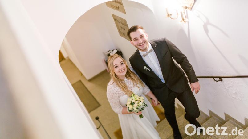 Da war die Welt (fast) noch in Ordnung. Am Silvestertag 2019 haben Romina und Thomas Birner standesamtlich in Marktredwitz geheiratet. Dass sie die kirchliche Trauung zweimal würden verschieben müssen, ahnten sie damals noch nicht. Bild: Birner/exb