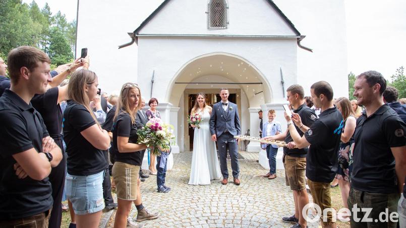 Christoph Zimmet und Sabine Gürtler sind jetzt ein Ehepaar. Bild: Fotostudio "Fotogen" Sandra Dobmeier/exb