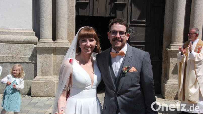 Ein Jahr nach ihrer standesamtlichen Trauung in Mühlhausen haben Barbara und Andreas Becker in der Basilika in Waldsassen kirchlich geheiratet. Bild: kro