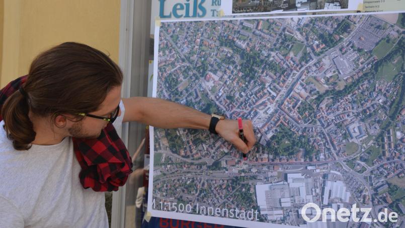 An einer vorbereiteten Wand konnten die Teilnehmer ihre Wünsche formulieren und markieren. Bild: jr