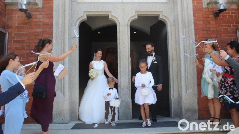 Katharina und André Hollmann gaben sich in der Pfarrkirche Sankt Josef das Jawort. Bild: soj