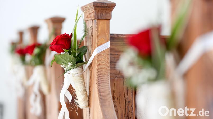 Viele Paare in der Region müssen dieses Jahr auf den schönsten Tag im Leben verzichten: Etliche Amberger sagten ihre Hochzeit, die im Frühjahr beziehungsweise im Sommer geplant war, ab. Bild: Jan Woitas/dpa