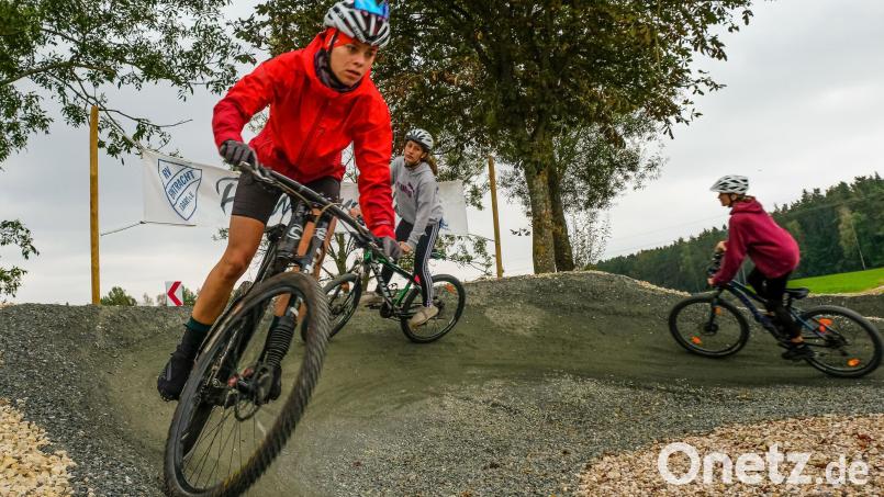 2022 wurde der Pumptrack in Elbart bei Freihung eröffnet: Weiden hätte gerne eine ähnlichen Parcours. Archivbild: chl