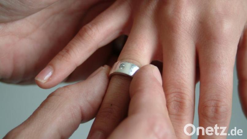Die Hochzeiten im Landkreis Schwandorf werden wegen des Coronavirus oftmals verschoben. Symbolbild: Petra Hartl