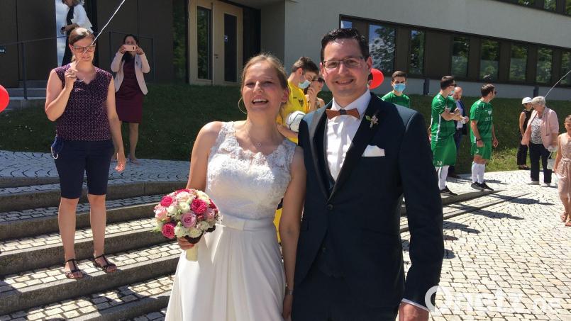 Am Samstag gaben sich Margarete Gräf und Harald Hornikel in Weiherhammer das Jawort. Bild: räd
