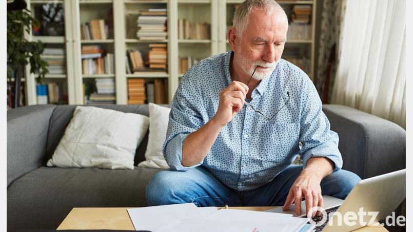 Wer eine Hinterbliebenenrente bezieht oder eine festgestellte Behinderung hat, kann in seiner Steuererklärung bestimmte Pauschbeträge geltend machen. Symbolbild: Robert Kneschke – stock.adobe.com