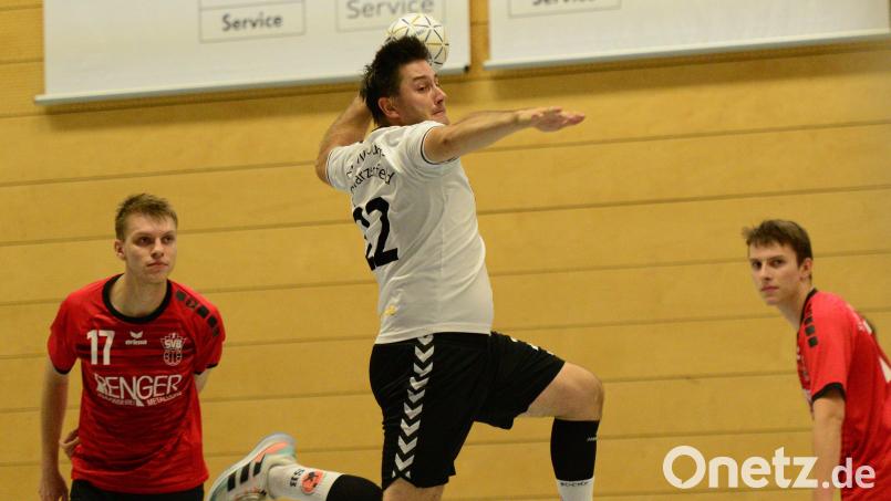 Sebastian Blödt (Mitte) und seine Teamkollegen aus Nabburg und Schwarzenfeld sind gegen die HSG Weiden Favorit. Bild: ham