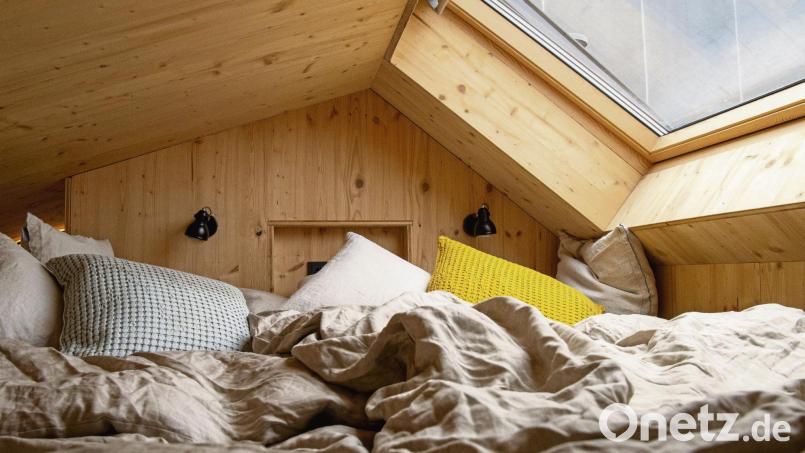 Wohnen auf kleinem Raum: Wer minimalistisch leben möchte, für den können Tiny Houses eine interessante Option sein. Bild: Bernd Diekjobst/dpa