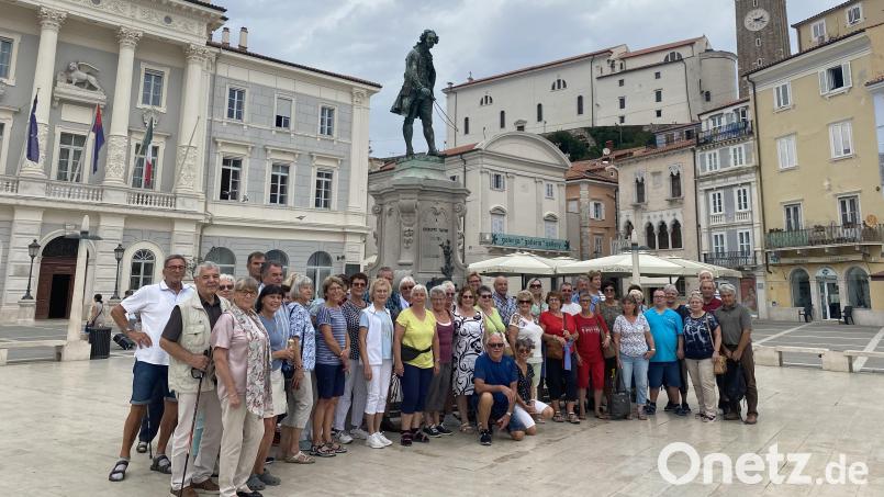 Die kleinen Gässchen, die Promenade und der Tartini-Platz vor dem Standbild des berühmten Geigers begeistern die Reisegruppe aus der Oberpfalz. Bild: bk