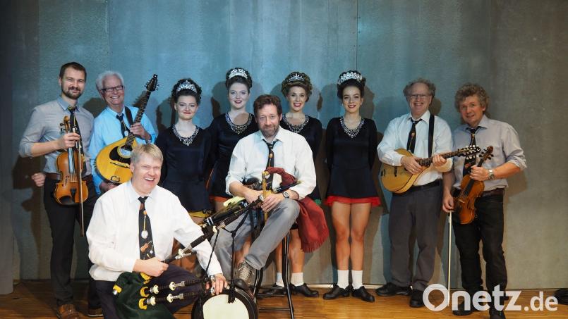 Die Band Matching Ties und die O’Brannlaig Rinceoirs Irish Dancers kommen nach Ursensollen. Bild: Matching Ties/exb