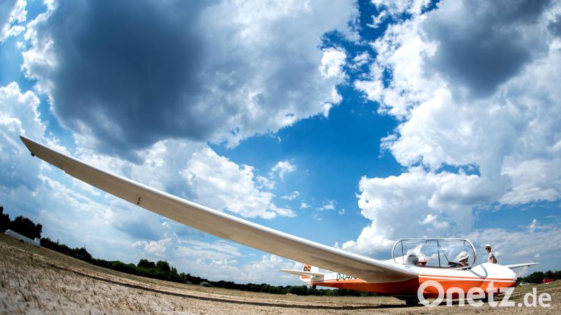 Im Landkreis Hof musste wegen fehlender Flughöhe ein Segelflieger notlanden. An der Maschine entstand ein hoher Schaden. Symbolbild: Hauke-Christian Dittrich/dpa