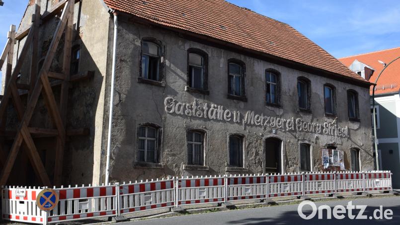 Wenn die Fördermittel gekürzt werden ist die Sanierung des Anwesens Marktplatz 4 in Waldthurn stark gefährdet. Bild: fla