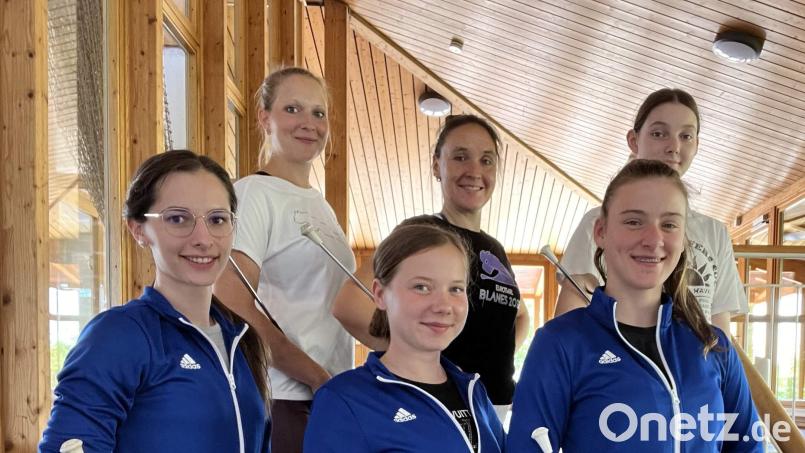 Vorne von links: Marie Giehrl, Lilli Pfab und Sabrina Gnan. Hinten von links: Katharina Stein, Dominique Schmidt und Sophia Riß. Bild: u