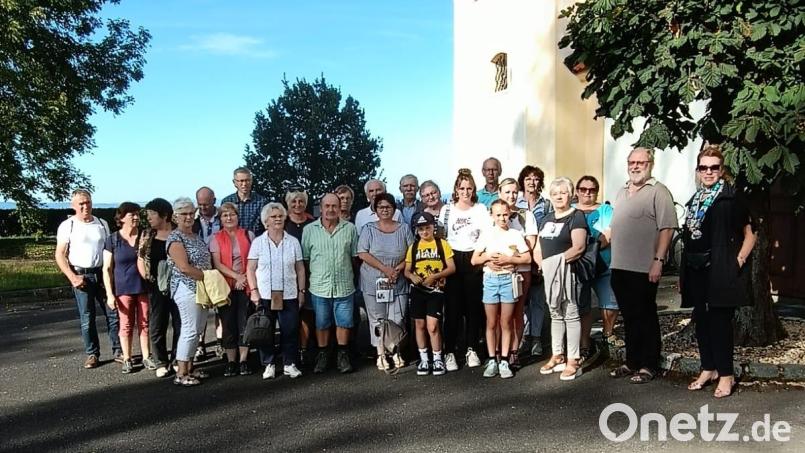 Die Teilnehmer der Fußwallfahrt der Frauen-Union Konnersreuth vor der Kirche Maria Loreto. Bild: FU Konnersreuth/exb