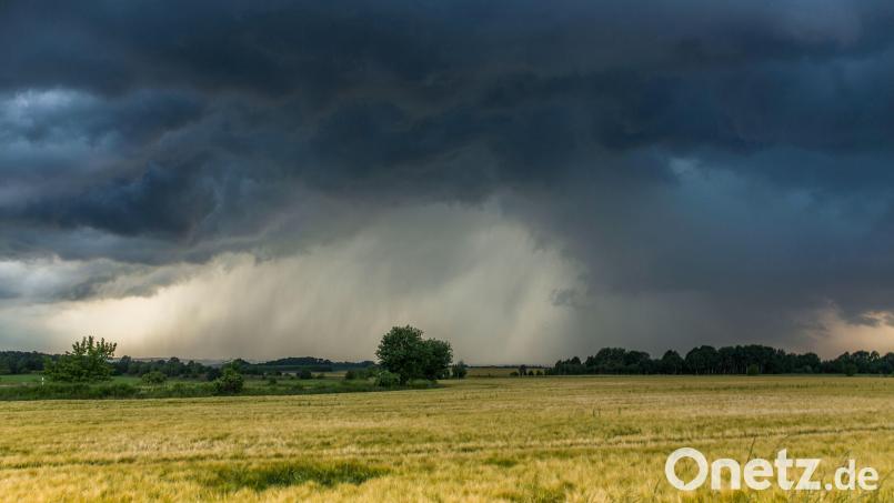 Eine Unwetterfront mit Starkwind zog am Dienstagabend über die Oberpfalz. Symbolbild: Bernd März/dpa