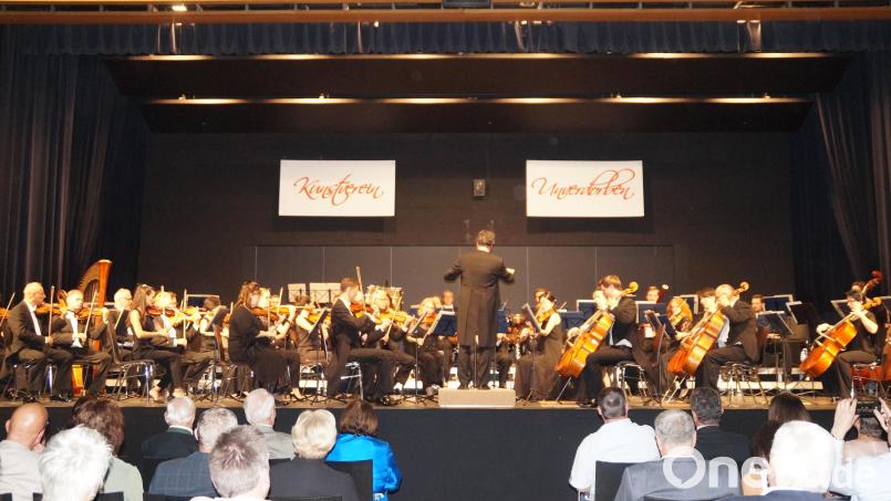 Die Filharmonie Hradec Kralove aus Koniggrätz begeistert mehr als 200 Gäste bei der Klassik-Gala Bild: wel