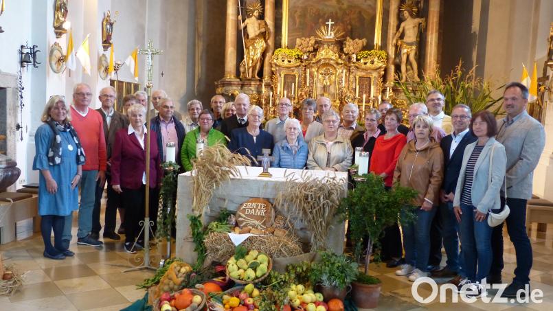 Zur Feier des Ehejubiläums waren viele Paare zum Festgottesdienst gekommen. Bild: Roswitha Heining/exb